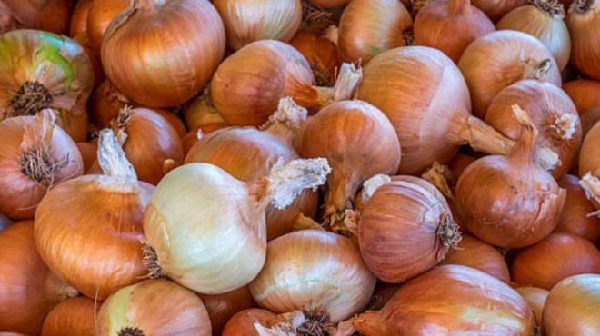 Katman katman dizmeyin<p>    Soanlar st ste koyarak saklamak, alt ksmdaki soanlarn ezilmesine ve rmeye balamasna neden olabilir. Mmkn olduunca tek kat halinde ve yayarak saklamalsnz.