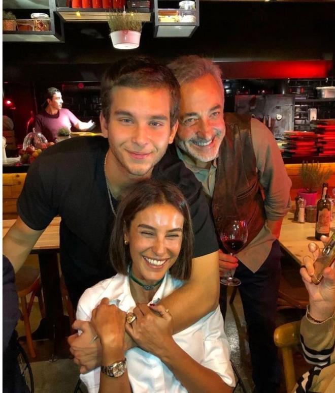 Magazin dnyasnn rnek itleri arasnda gsterilen 1996 ylndan bu yana mutlu bir beraberlikleri olan Arzum Onan ile Mehmet Aslantu, 29 Mays 2023'te anlamal olarak boanmt.