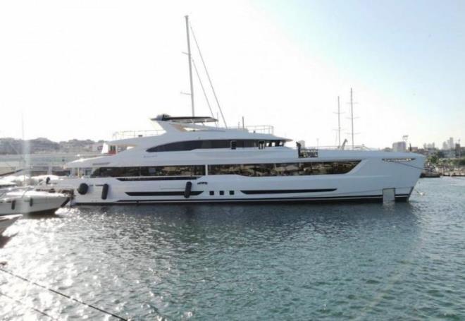 Patronlar Dnyas'nn haberine gre; 2019'da zel sipari olarak verilen ve 2022'de teslim edilen yatn fiyat 20 milyon Euro (701 milyon 929 bin 543 Trk Liras) olarak deerlendiriliyor.