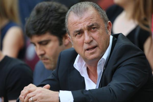 Galatasaray'n "Bakan ve ynetimi hie sayma" gerekesiyle Fatih Terim'le yollarn ayrmas, hala spor gndeminin bir numaral maddesi olmaya devam ediyor.