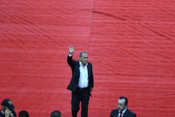 Fatih Terim, oyuncular ile toplant yapyor ve azndan o ok cmleler dklyor;