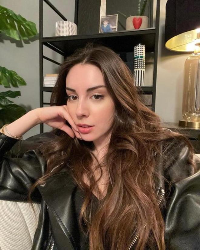 Reyting rekorlar kran bir sezon finali ile ekran macerasna ara veren Kzlck erbeti'nde hayat verdii imen karakteriyle adndan sz ettiren Selin Trkmen, kadroya veda etti. Selin Trkmen, Kzlck erbeti ile yollarn neden ayrdn ilk kez aklad.