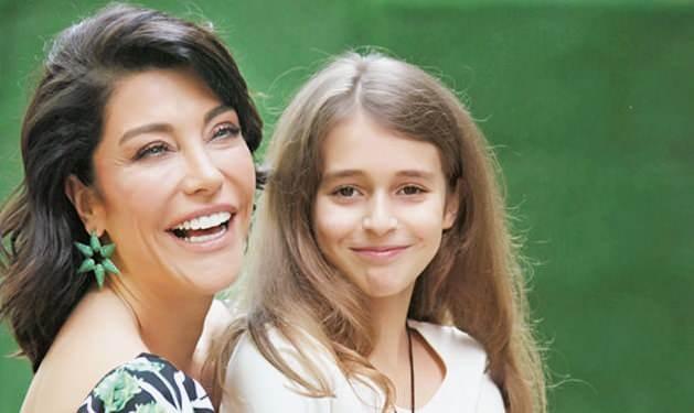 KIZIYLA MAHKEMELK OLMUTU    Kzyla yaad problemleri sosyal medya hesabndan paylaan Akkaya, kz Aye ve eski ei Efe nbilgin ile davalk olmu ve mahkeme Akkaya iin 3 ay tedbir karar vermiti.