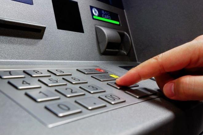 Getiimiz gnlerde ATM'ler zerinden yaplacak para ekme limitlerini artran bankalar, imdi de ATM ilemlerine ynelik gvenlik protokolnde deiiklie gitti.