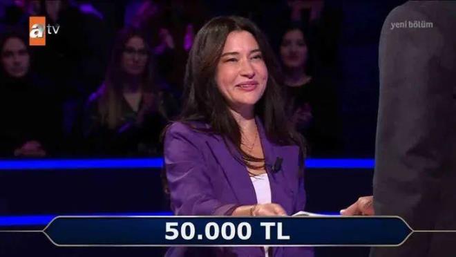 OKERNN VERD CEVABI VERD    Yarmac, jokerinin verdii "D) Dar ambarnda sanr" cevabn verdi.    Ancak cevap, "C) Arpa ambarnda sanr" olacakt.    YARIMAYA VEDA ETT  Yarmac 50 bin TL ile yarmaya veda etti..