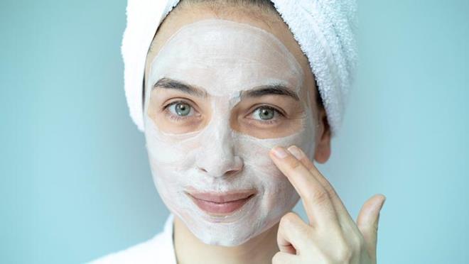 Temizlik, cildi sadece kirlerden arndrmakla kalmaz, ayn zamanda dier rnlerin (nemlendiriciler ve gne kremleri gibi) daha iyi almasna da yardmc olur.