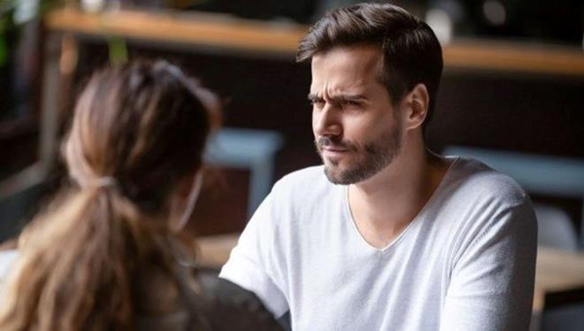 2. Sosyal medyadaki her eye inanmayn    Sosyal medyada grdnz iftlerin paylamlar, sizin ilikinizin iyi gitmediini, yeterince mutlu olmadnz veya "mkemmel bir ift" olmadnz dndrebilir. Karlatrma yapmaktan vazgein.