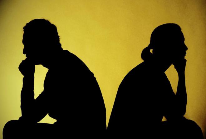 9. Deiebilirsiniz    Eskiden sevdiiniz eyler artk hounuza girmeyebilir. likinizin bandaki kii deilsiniz. Sabrnz tkenebilir, hogrnz giderek azalabilir. Bu ilikiniz iin de geerli. Yapmanz gereken ey, neden onunla olduunuzu kendinize hatrlatmak.