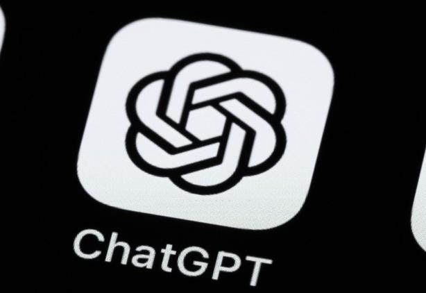 Eski alanlardan birine gre yapay genel zeka teknolojisi gibi herhangi bir yeni teknolojiyi sfr riskle gelitirmek mmkn deil. alan, irketin bu riskleri nlemek iin mmkn olan tm makul admlar atmasn grmek istediini syledi.