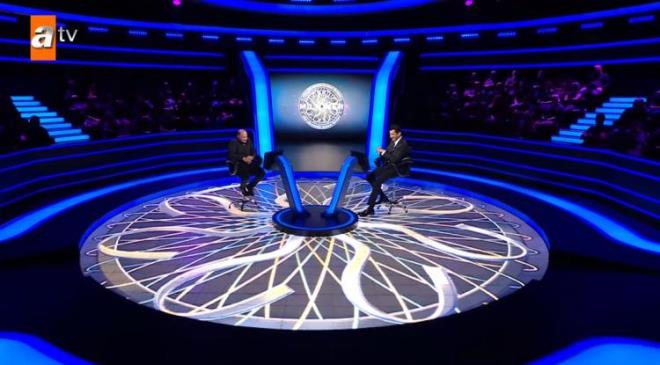 Dnyann en ok kazandran ve ATV'nin en ok izlenen programlarndan Kim Milyoner Olmak ster, getiimiz gn yaynlanan blmyle sosyal medyada byk ses getirdi. Programda yer alan yarmac Murat Yaar Bayram, kan her soruya uzun uzun konuarak yorumlar yapt.