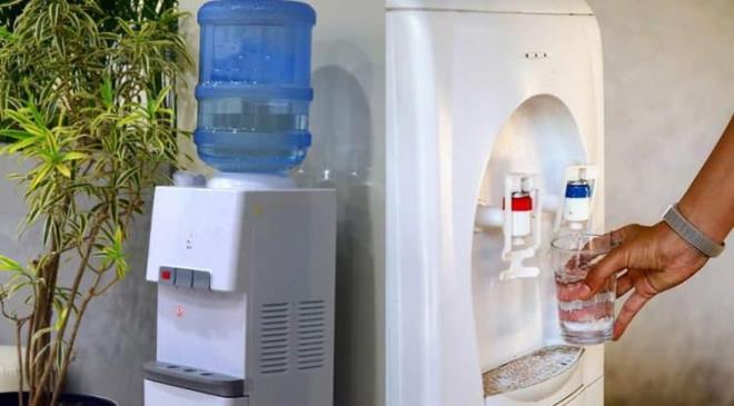 Enfeksiyon Hastalklar ve Mikrobiyoloji Uzman Dr. Bekir Uygun, temizlenmeyen su sebillerinde rotavirs, norovirs, Hepatit A, Hepatit E gibi virslerin olabileceini ve bunlarn ishal, kusma ve barsak enfeksiyonlarna neden olabileceini aklad.