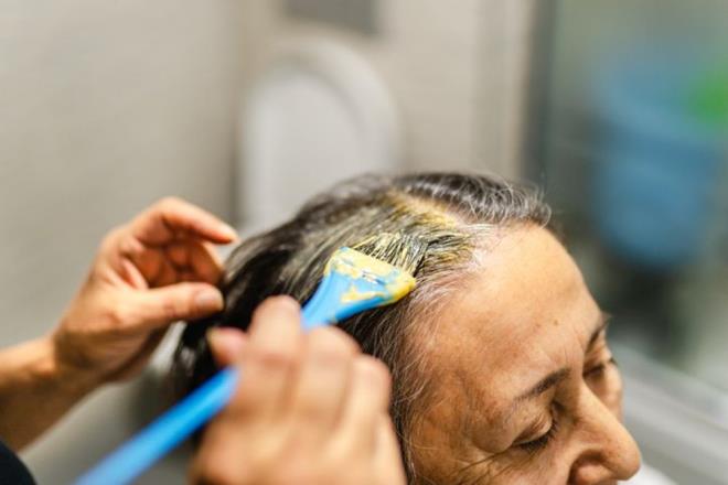 Folikl, genetik ve yalanmann belirledii ayn dzeyde pigmentasyona sahip kllar retmeye devam edecektir. Aslnda beyaz tylerin koparlmasnn daha fazla beyaz tye yol aaca efsanesi bilimsel kantlarla desteklenmiyor.