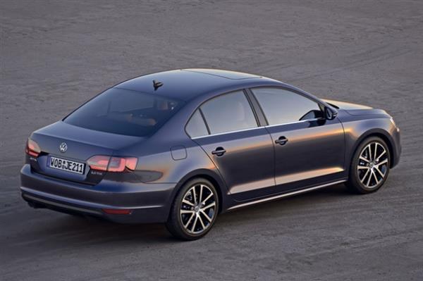 Wolksvagen Passat Otomatik 1.4 motor yakt tketimi 100 km'de 6.0