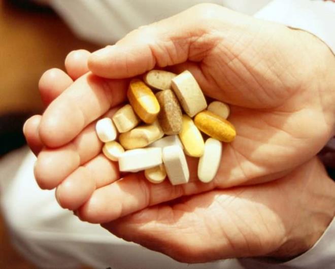 Ar demir alm, karacier hasarna, mide rahatszlklarna ve kalp sorunlarna neden olabilir. Vcutta biriken fazla demir, oksidatif strese ve hcre hasarna yol aabilir.