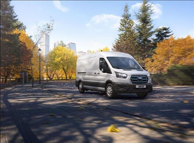 Sat saysnda bu modelleri, 1859 ile Ford Transit, 1843 ile VW Caddy, 1822 ile Ford Tourneo Connect, 1650 ile VW Transporter, 1270 ile Renault Kangoo, 1024 ile Peugeot Partner ve 1008 ile de Citroen Berlingo izledi.     <p>  En ok satlan ilk 10 model, toplam hafif ticari ara satlarnn yzde 72'sini oluturdu.