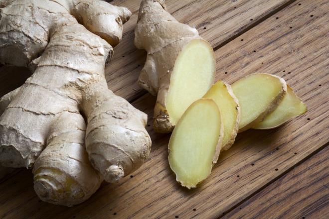 Ruh halini iyileştirdiği, yeni beyin hücrelerinin gelişimini teşvik ettiği ve hafızayı arttırdığı kanıtlanmıştır. Altın süt elde etmek için smoothielere, körilere, çorbalara ve süte zerdeçal eklenebilir. Karışıma bal da eklenebilir.