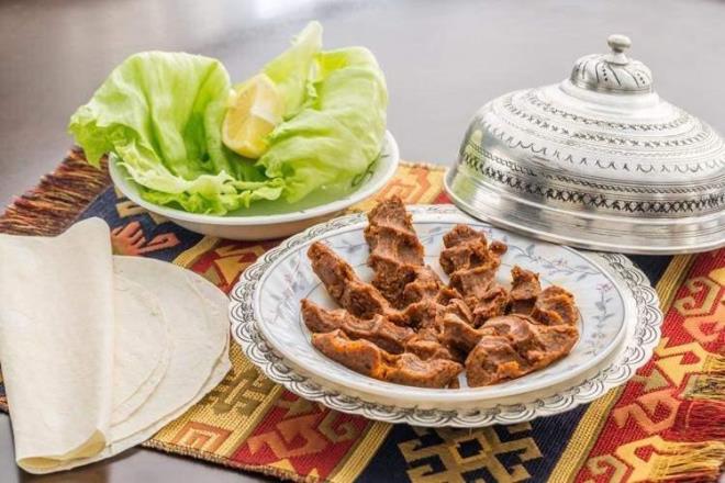  KFTE    Adyaman?la zdeleen etsiz i kfte, corafi iaret tescillenen rnlerden biri.