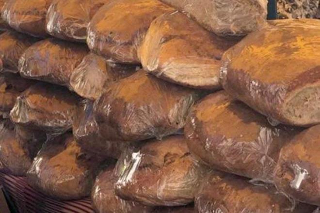 KRTN ARAKY EKME    Gmhane'de 7 gn tazeliini korumasyla dikkati eken Krtn Araky ekmeinin de corafi iaretli rn olarak tescil edildii bildirildi.