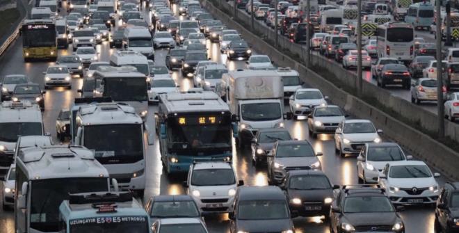 Ayrca, engelli birey adna alnan aralar sadece birinci dereceden yakn akrabalar kullanabiliyor. Yeni dzenlemelere gre, bu kiilere engelli bireyin ei, ocuklar, anne ve babas dahil. Fakat ikinci ve nc dereceden uzak akrabalarn otomobili kullanmalar yasak.