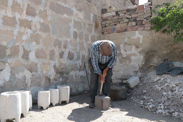 UNESCO D�nya Miras� Ge�ici Listesi'nde yer alan Koramaz Vadisi'ndeki yerle�imlerden A��rnas Mahallesi'nde y�re halk�nca bilinen ve kullanan dorak ta��, i�ine konulan yo�urda farkl� aroma katmas�yla �ne ��k�yor.
