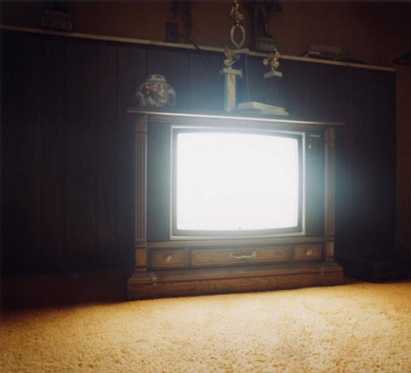 Evde olmadnzda televizyonu ak brakn