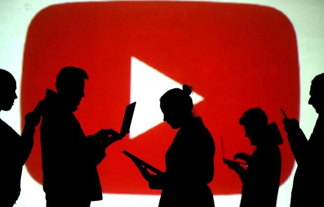 "GVENLK STANDARTLARI YKSELTLD"    YouTube bu konu hakknda yorum yapmad ancak dn bir gnderi yaynlayarak "YouTube'daki tarayc uzantlar iin gvenlik standartlarn" ykselttiini aklad.    irket, bu deiikliklerin "izleyicileri ve ierik oluturucular ele geirme veya veri hrszl gibi siber saldrlardan korumak" iin yapldn da ekledi.