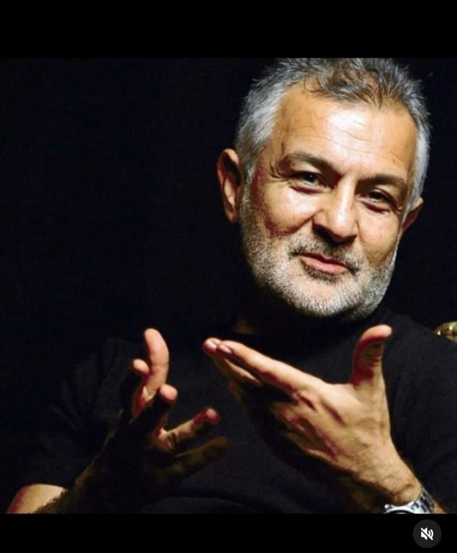 AYEGL ALDN    "10 yldr yattn uykudan uyanacaksn gibi gelirdi hep. mit ite... Olmad. Iklara kavutun; karizmatik, etkili, hitabet sanatnn ustas, zarif beyefendi. Dostluunu kazanmakla mutlu olduum nadir insanlardandn; soyadn gibi klar iinde uyu. Ailenin, dostlarnn, seni barna basp salna her dem duac olan sevenlerinin ba sa olsun? Not: Rahmetli Orhan Kural?n Seyahatname isimli kitaplarnn 2.sinde yazar olarak biz de bulunup seyahat anlarmz yazmtk. Kitab bana imzalamt. imdi anlarmzn dnda ondan fiziki olarak kalan tek hatra bu oldu?"