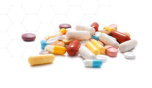 mmunsupresif tedaviler; otoimmun hastalklar, kanser ve transplantasyon vakalarnda yaygn olarak kullanlan tedavi yntemlerinden biridir. Uzman doktor son olarak, bu tedaviyi gren ve bunun sonucunda immnsupresif ila kullanan hastalarn ise daha fazla dikkat etmesi gerektiini ise ?Toplu meknlara herkes gidiyor. ocuu, yals, genci mmnsupresif ila kullanan bireyler de buna dahil. Hasta bireyler olabilir. Bu cihazlar, solunum sistemi enfeksiyonlar bata olmak zere birtakm cilt hastalklarna benzeri rahatszlklara da sebebiyet verebilir. Solunum problemi ya da cilt hastal olan ve mmnsupresif ila kullananlar da bu cihazlardan ekstra uzak durmal ve dikkat etmelidir.?&#8203; szleriyle belirtti.