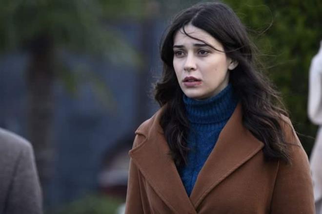 Son zamanlarn en ok merak edilen yapmlar arasnda yer alan Deha dizisi, bu kez kadroya eklenen deil karlan bir isimle gndeme geldi. Dizide Aras Bulut ynemli'nin Deha'daki partneri Devrim zkan son anda kadrodan karld. nl oyuncunun tepkisi sosyal medyada byk ses getirdi.