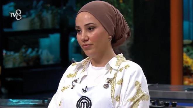 ADEL TABAINI YETTREMED<p>    efler sre dolduu iin yarmaclarda ellerini havaya kaldrmasn istediklerinde Adel taba yetitirememiti. Mehmet ef, 'Senin taban nerede?' diye sordu. Adel, 'ef tabaklayamadm srem yetmedi. Son 3 son 1 derken hesaplayamadm, braktm." cevabn verdi.