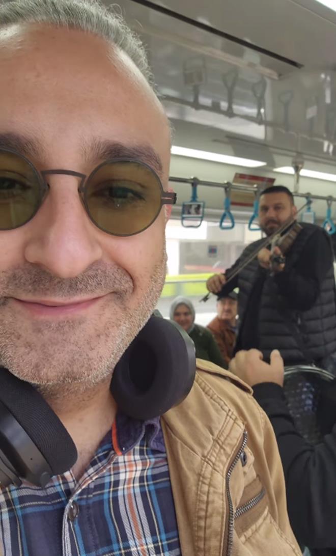 "Provaya gidiyorum" notunu den yldz, mzisyenleri de paylamay ihmal etmedi.