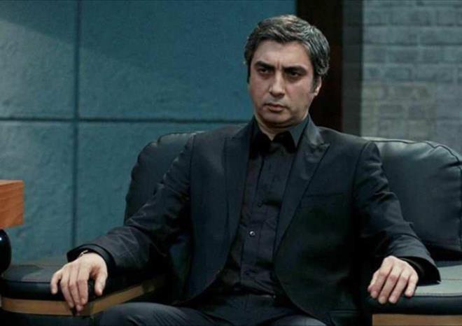 2003 ylnda balayan ve uzun yllar ekranda kalan Kurtlar Vadisi dizisinde canlandrd Polat Alemdar rolyle hafzalarda yer edinen Necati amaz, srpriz bir kararla ekranlara geliyor.