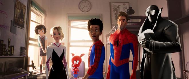 6. Spider-Man: Into the Spider-Verse    Sony'nin animasyon filmi en iyi animasyon filmi dalnda Oscar kazanm olsa da eletirmenlere gre En yi Film kategorisinde de adayla layk grlmeliydi.