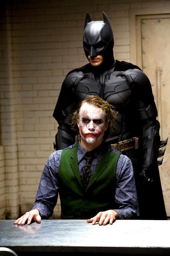1. The Dark Knight    Klt yapm, Heath Ledger'n son performanslarndan biriyle sinema tarihindeki yerini salamlatrd. Christopher Nolan'n Kara valye lemesinin ikinci filmi, ald vglere ramen En yi Film dalnda aday gsterilmedi.