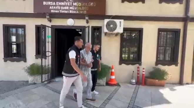 Tartma ksa srede kavgaya dnrken K.., tartt kiiye doru 2 el ate at.