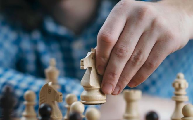 Olaya ilikin Rusya basnnda yer alan haberlere gre turnuvann balamasnn ardndan Abakarova'nn rakibi Umayganat Osmanova, rahatszlanarak hastaneye kaldrld.