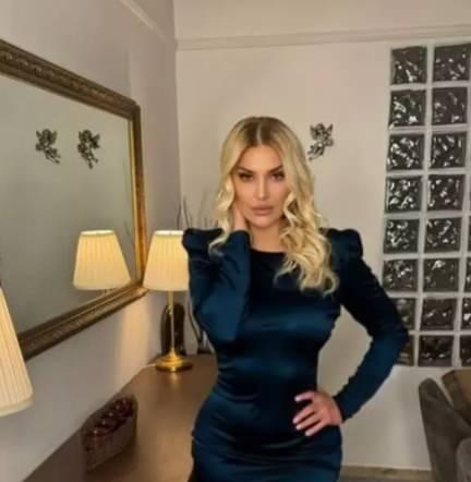 Songl Karl'y grenler "Gerekle alakan yok", "Yalanmak istemiyor musun?", "Kala, gs ve yz her ey estetik", "Ne gzelsin", "Ta gibisin" yorumlarnda bulundu.