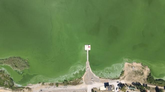 Yeniaa Belediye Bakan Recai alar, yaanan depremler nedeniyle oluan Yeniaa Gl'nn hem lokasyonu hem de barndrd doal zenginlikler nedeniyle ok nemli olduunu syledi.