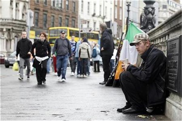 8-rlanda lkenin milli geliri 210 milyar dolar. Borcun milli gelire oran yzde 117.