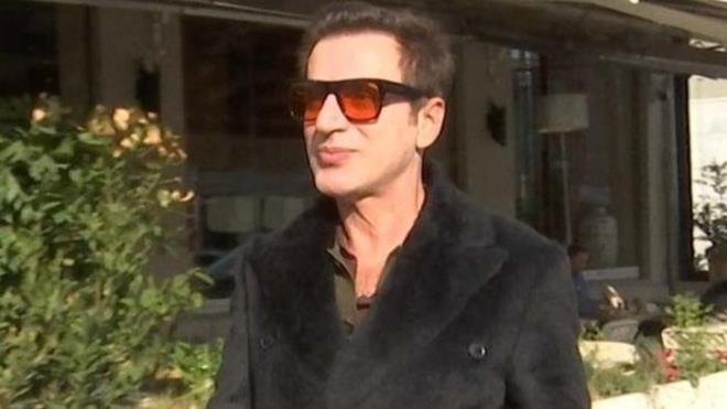 Sanat, "Daha dorusu iyi babaym. stediim kadar iyi deilim. Ebeveynlikte insan hep kendini sulu hissediyor. 'Daha iyi olabilirim' diyor. Daha cvl cvl baba olmak isterdim" ifadelerini kulland.