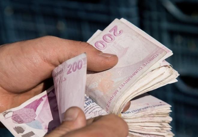 Buna benzer bir durum 2024-2025 yllar arasnda da gerekleecek. Bu yl aylk talebinde bulunanlar 2025'de dileke verenlere gre yzde 30-35 daha fazla aylk alabilecek.