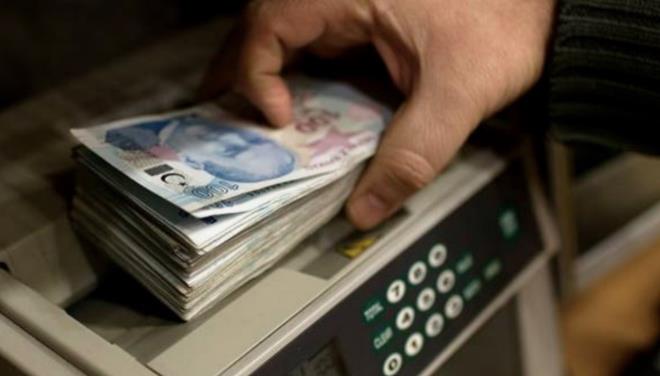 Bu durumun ortaya kmasnn nedeni ise 5510 sayl Kanunda dzenlenen aylk hesaplama yntemi. Buna gre, prim gn says ile yllk prime esas kazan ayn olsa bile yln ilk ay ve son ay arasnda fark ortaya kacak.