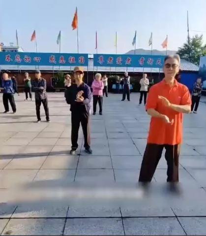 Yang, 6Park News'e verdii rportajda, "Neden bir otel yerine huzurevini setiimi iki sebeple aklayabilirim" dedi.