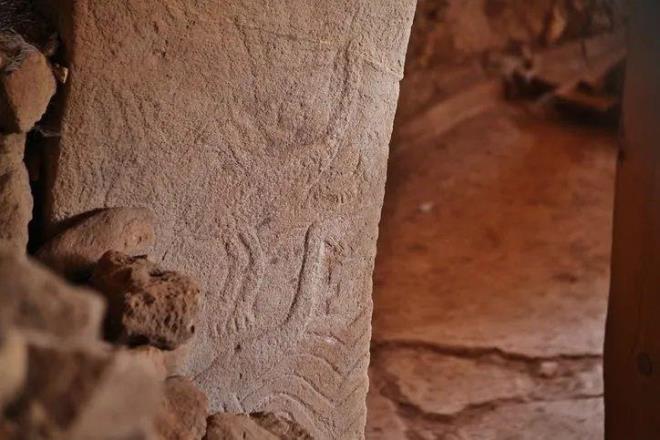 "Gbeklitepe sakinlerinin gkyzn dikkatle takip ettikleri anlalyor." ifadelerini kullanan Dr. Sweatman, "Bir kuyrukluyldz arpmas sonucu dnyalar yerle bir olduu iin bu beklenen bir durum. Bu olay, souk iklimle baa kmak iin tarmn gelimesine yol aarak medeniyeti tetiklemi olabilir." eklinde konutu.