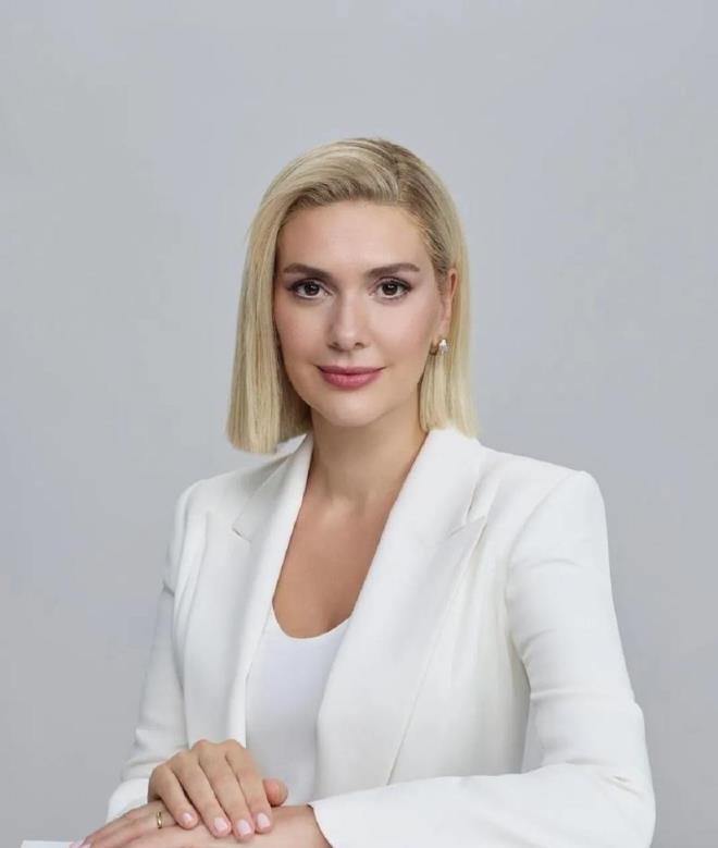 Bergzar Korel imajyla ok sk oynayan oyuncular arasnda yer alyor. Siyah olan salarn bir dnem sar renkte kullanan oyuncu, bu tarzyla epeyce konuulmutu.