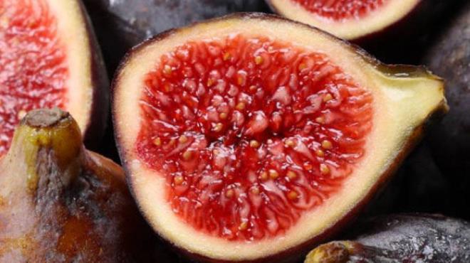 ncirin ierisinde bulunan 'ficin' enzimi gbek yalarnn ksa srede erimesini salyor. Ayn kre k mevsiminde de devam edebilirsiniz. Gnde 1-2 kuru incir tketerek metabolizma hzn dengede tutmu olacaksnz.