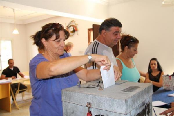 Babakan Recep Tayyip Erdoan kamuoyunun merakla bekledii "Demokratikleme Paketi"ni aklad. Pakette yer alan dzenlemeler yle:  Yzde 10 barajyla devam edilebilecek. Baraj yzde 5'e ekilip, 5'li gruplandrmayla Daraltlm Blge Seim Sistemi uygulanabilecek. nc seenek olarak da lke barajn tamamen kaldrlarak, Dar Blge Seim Sistemi getirilebilecek.