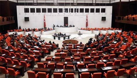 Siyasi Partiler Kanunu deitirilerek devlet yardm iin yzde 7 olan mevcut oran yzde 3'e ekilecek.