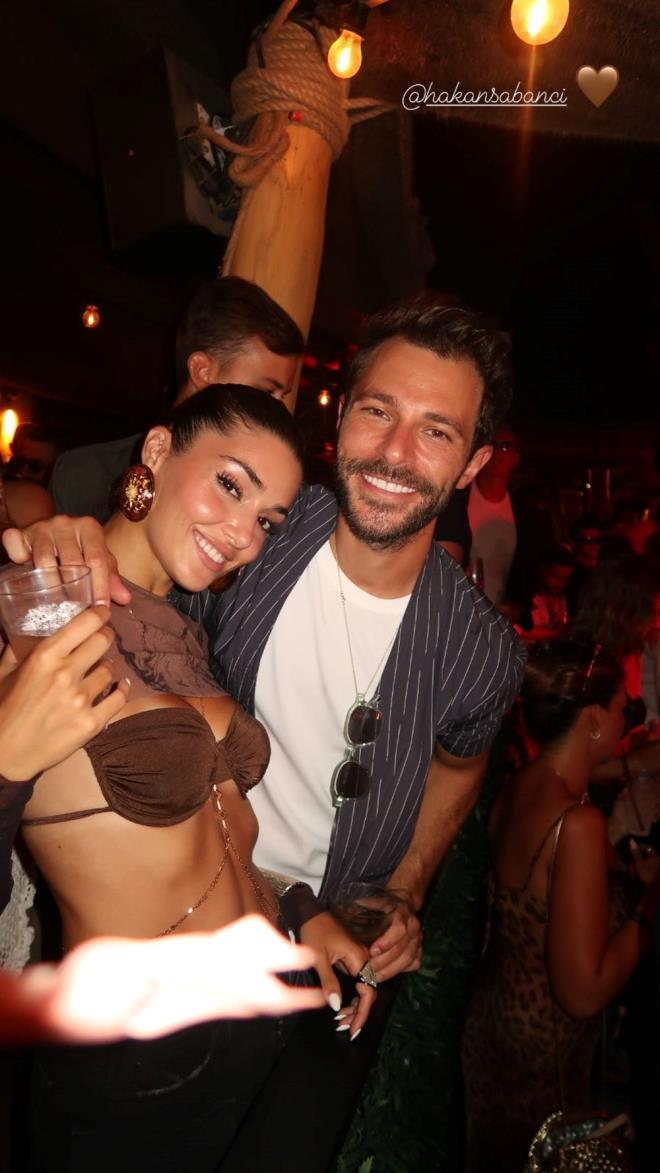 Uzun sredir Hakan Sabanc ile ak yaayan nl oyuncu, "Her ey ok yolunda, ok gzel gidiyor" dedi.