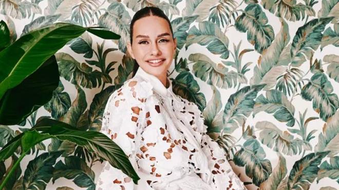  insan zzet zilhan'la evli olan Yasemin zilhan, sosyal medyada sklkla paylamlarda bulunuyor.